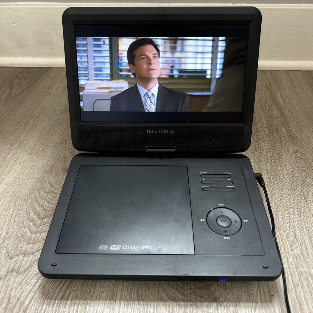 Insignia Portable DVD Player 10.2" LCD Swivel Screen NS-PDVD18 Black w/ Cable